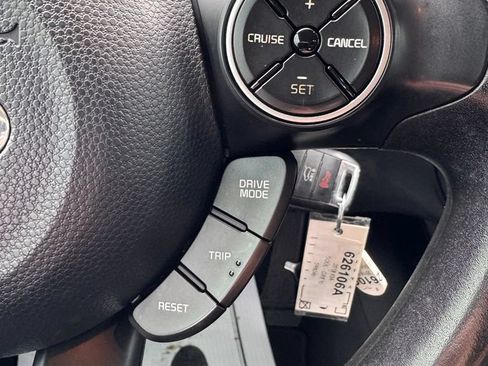 Used 2018 Kia Soul + FWD image 23