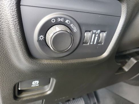 Used 2024 Jeep Grand Cherokee Laredo image 21