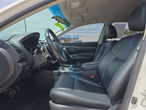Used 2018 Nissan Altima 2.5 SR w/ SR Midnight Edition FWD image 9