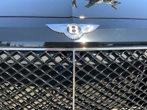 Used 2019 Bentley Bentayga AWD/4WD image 11
