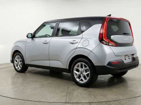 Used 2025 Kia Soul LX w/ LX Technology Package FWD image 6