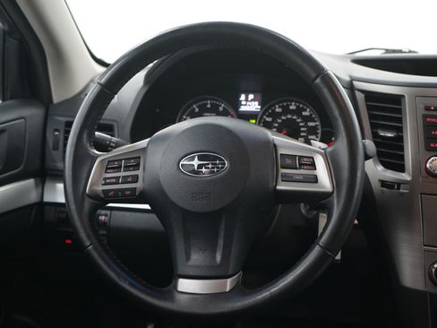 Used 2013 Subaru Outback 2.5i Premium AWD/4WD image 16