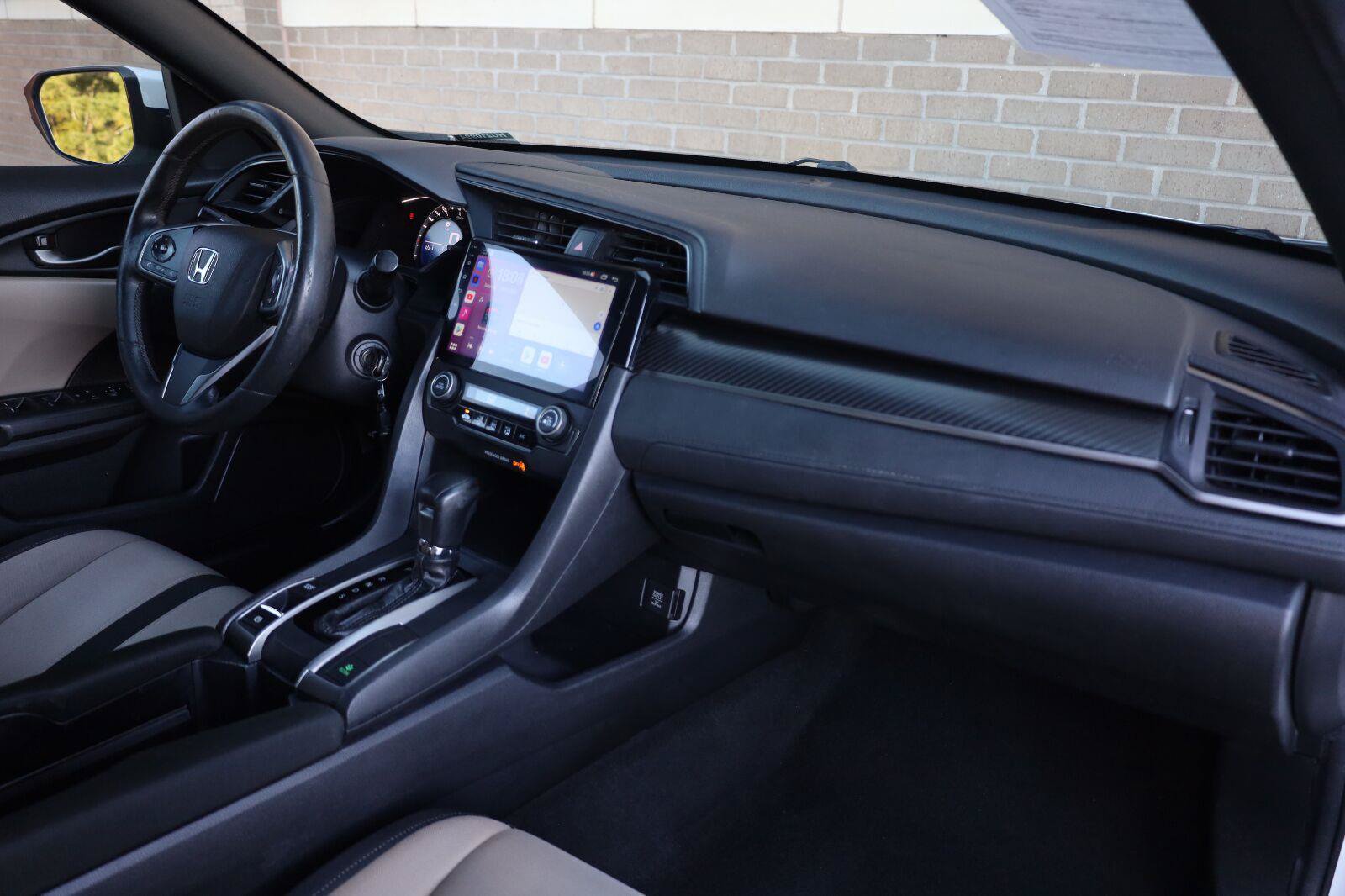 Used 2017 Honda Civic Sport image 28