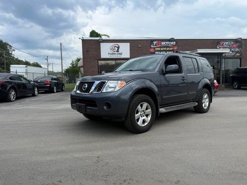 Used 2010 Nissan Pathfinder SE AWD/4WD image 1