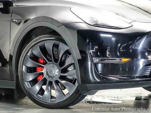 Used 2022 Tesla Model Y Performance AWD/4WD image 3