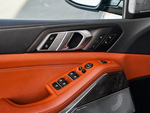 Used 2025 BMW X5 M60i image 9