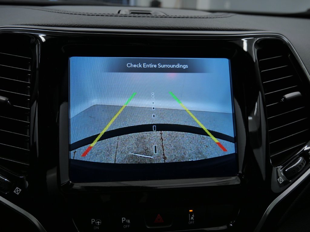 Certified 2021 Jeep Cherokee Limited w/ Elite Package AWD/4WD image 30