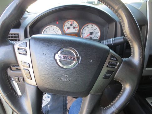 Used 2014 Nissan Titan PRO-4X AWD/4WD image 9
