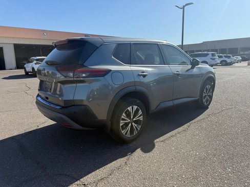 Used 2022 Nissan Rogue SV FWD image 5