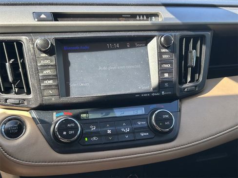 Used 2018 Toyota RAV4 XLE image 20