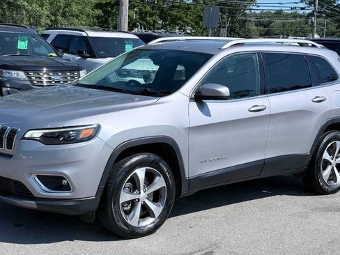 Used 2020 Jeep Cherokee Limited AWD/4WD image 2