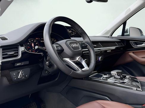 Used 2019 Audi Q7 3.0T Premium Plus image 2