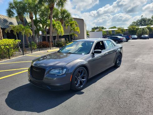 Used 2020 Chrysler 300 Touring w/ Sport Appearance Package RWD image 10