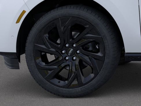 New 2025 Lincoln Navigator Black Label image 25