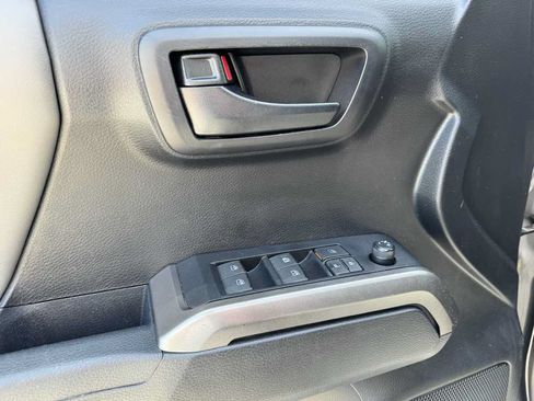 Used 2021 Toyota Tacoma SR5 RWD image 16
