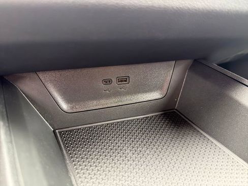 New 2026 Chevrolet Equinox RS w/ Safety and Technology Package FWD image 31