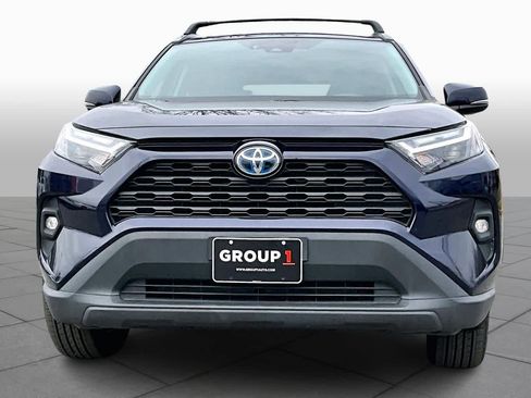 Used 2022 Toyota RAV4 XLE Premium image 4