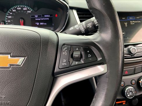 Used 2019 Chevrolet Trax LT w/ LT Convenience Package AWD/4WD image 25