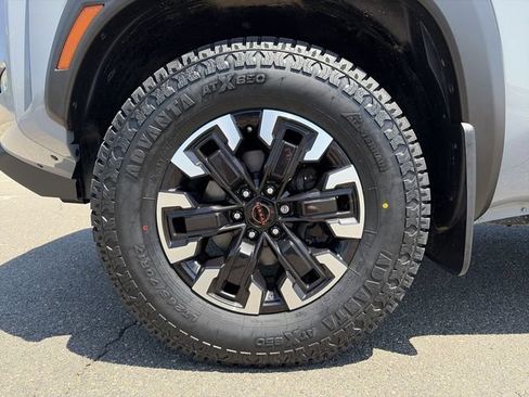 Used 2022 Nissan Frontier PRO-4X AWD/4WD image 17
