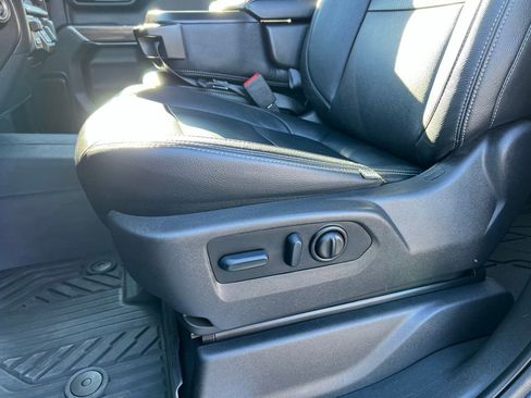 Used 2022 Chevrolet Silverado 2500 LT w/ Convenience Package image 14