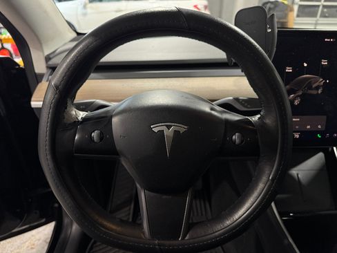 Used 2021 Tesla Model Y Long Range image 13
