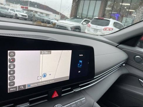 Used 2023 Hyundai Elantra SEL w/ Convenience Package image 13