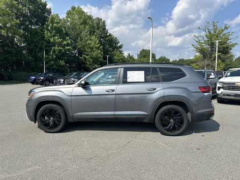 Used 2023 Volkswagen Atlas SE w/ Black Wheel Package AWD/4WD image 2