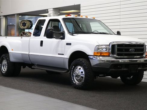 Used 2000 Ford F350 XLT image 2