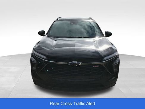 Used 2024 Chevrolet Trax RS w/ Sunroof Package FWD image 9