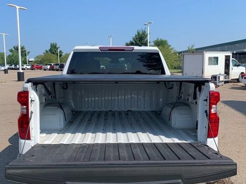 Used 2023 Chevrolet Silverado 1500 LT AWD/4WD image 3