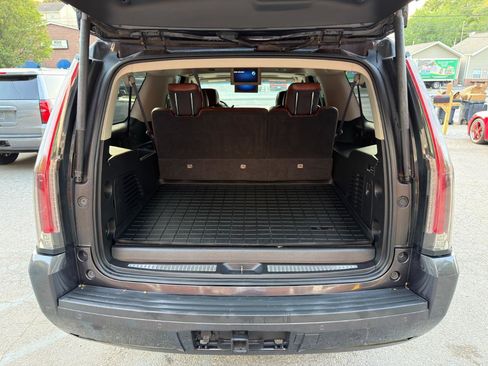 Used 2016 Cadillac Escalade ESV Luxury AWD/4WD image 14