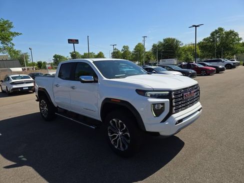 Used 2023 GMC Canyon Denali AWD/4WD image 4