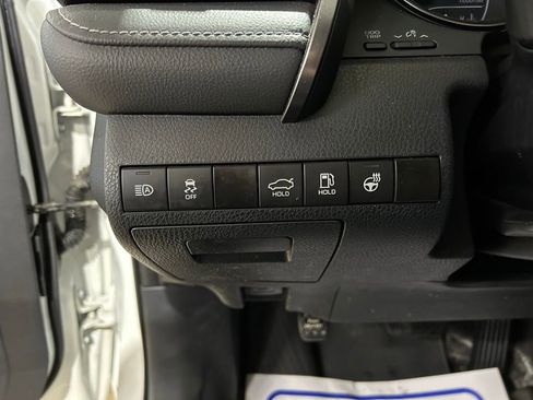 Used 2024 Toyota Camry SE FWD image 18