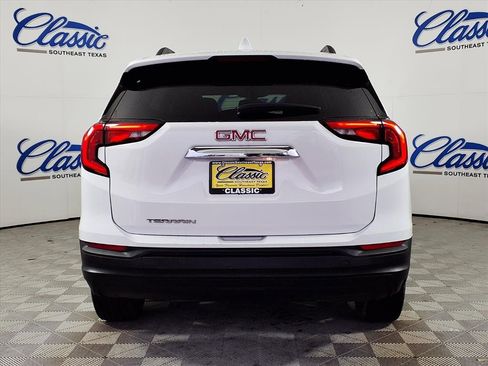 Used 2018 GMC Terrain SLE w/ Driver Convenience Package image 4