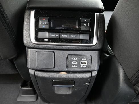Certified 2025 Subaru Ascent Premium AWD/4WD image 17