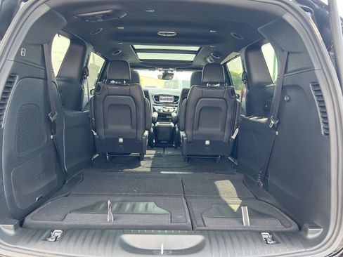New 2025 Chrysler Pacifica Select w/ Uconnect Theater Family Group image 53