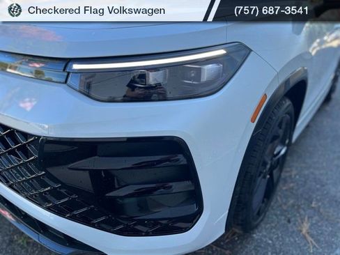 New 2026 Volkswagen Tiguan SE R-Line image 14