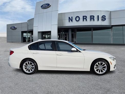 Used 2018 BMW 320i xDrive 320i xDrive image 5