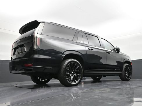 Certified 2024 Cadillac Escalade ESV Sport Platinum w/ LPO, ONYX Package RWD image 24