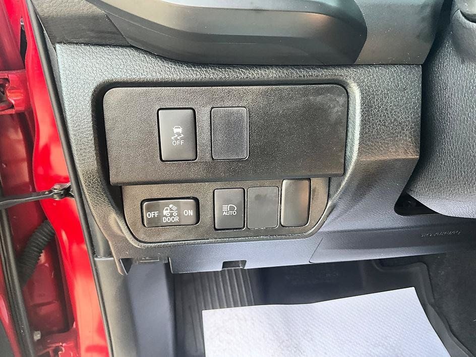 Used 2021 Toyota Tacoma SR AWD/4WD image 16