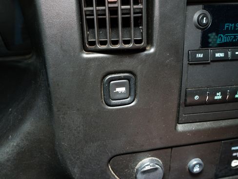 Used 2023 Chevrolet Express 2500 w/ Driver Convenience Package image 22