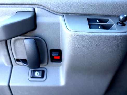 Used 2023 GMC Savana 3500 LS image 10