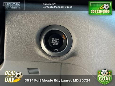Used 2024 Chrysler Pacifica Touring-L FWD image 26