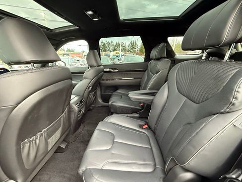 Used 2025 Hyundai Palisade Calligraphy image 16