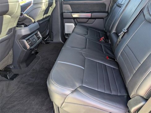 Used 2025 Ford F250 Platinum w/ FX4 Off-Road Package image 15