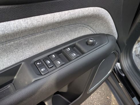 New 2026 Jeep Compass Latitude image 15