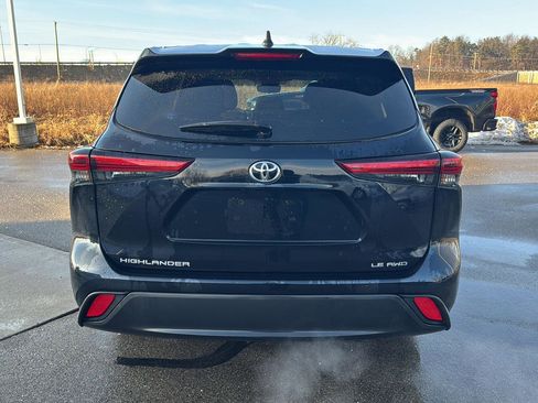 Used 2023 Toyota Highlander LE image 4