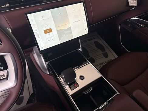 New 2026 Land Rover Range Rover SE image 35