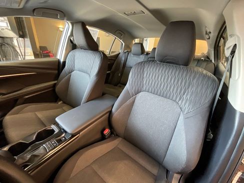 Used 2025 Toyota Camry LE image 11