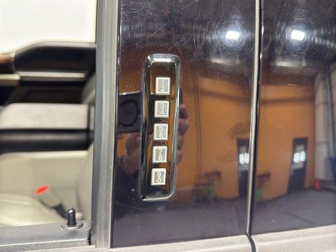 Used 2019 Ford F150 Lariat w/ Equipment Group 502A Luxury image 12